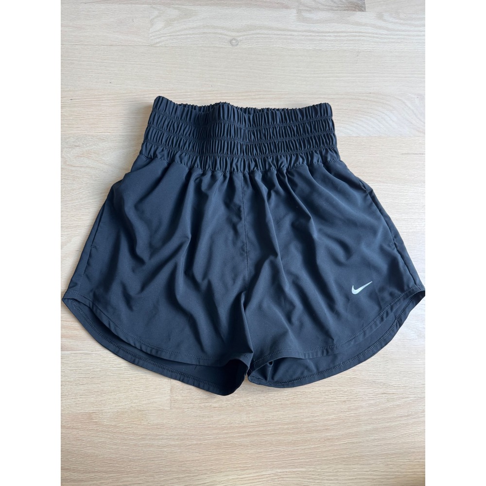 Nike Women Dri-FIT One High-Rise Smocked Shorts Black Size S NEW